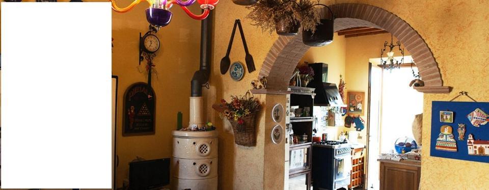 マッサローザ Al Piano Di Sopra Bed & Breakfast エクステリア 写真
